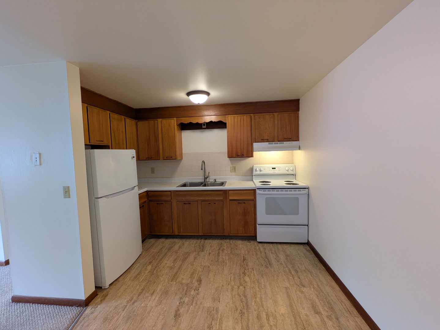 Verona Apartment: 451 S Main St