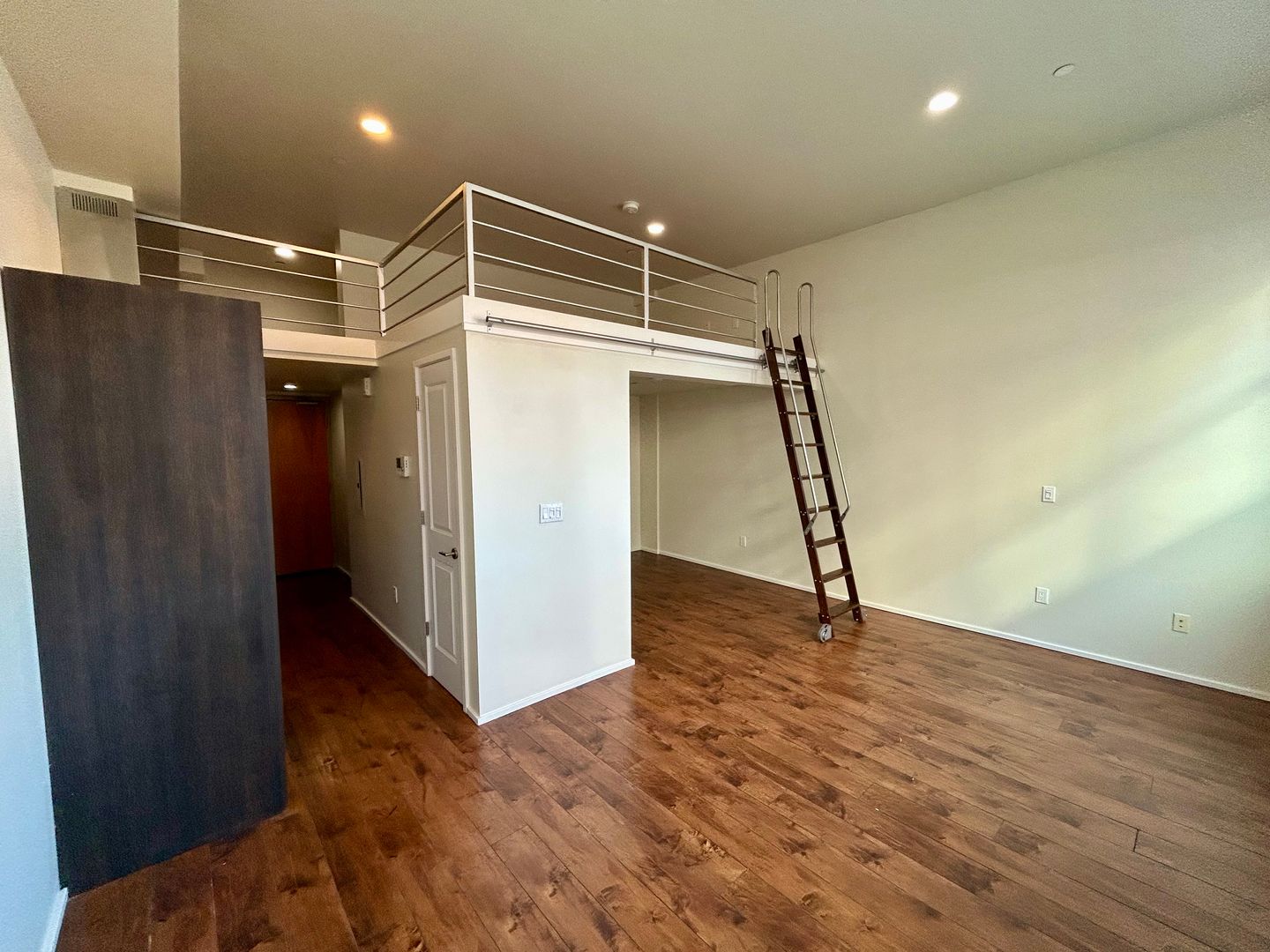San Francisco Apartment: 529 Stevenson St