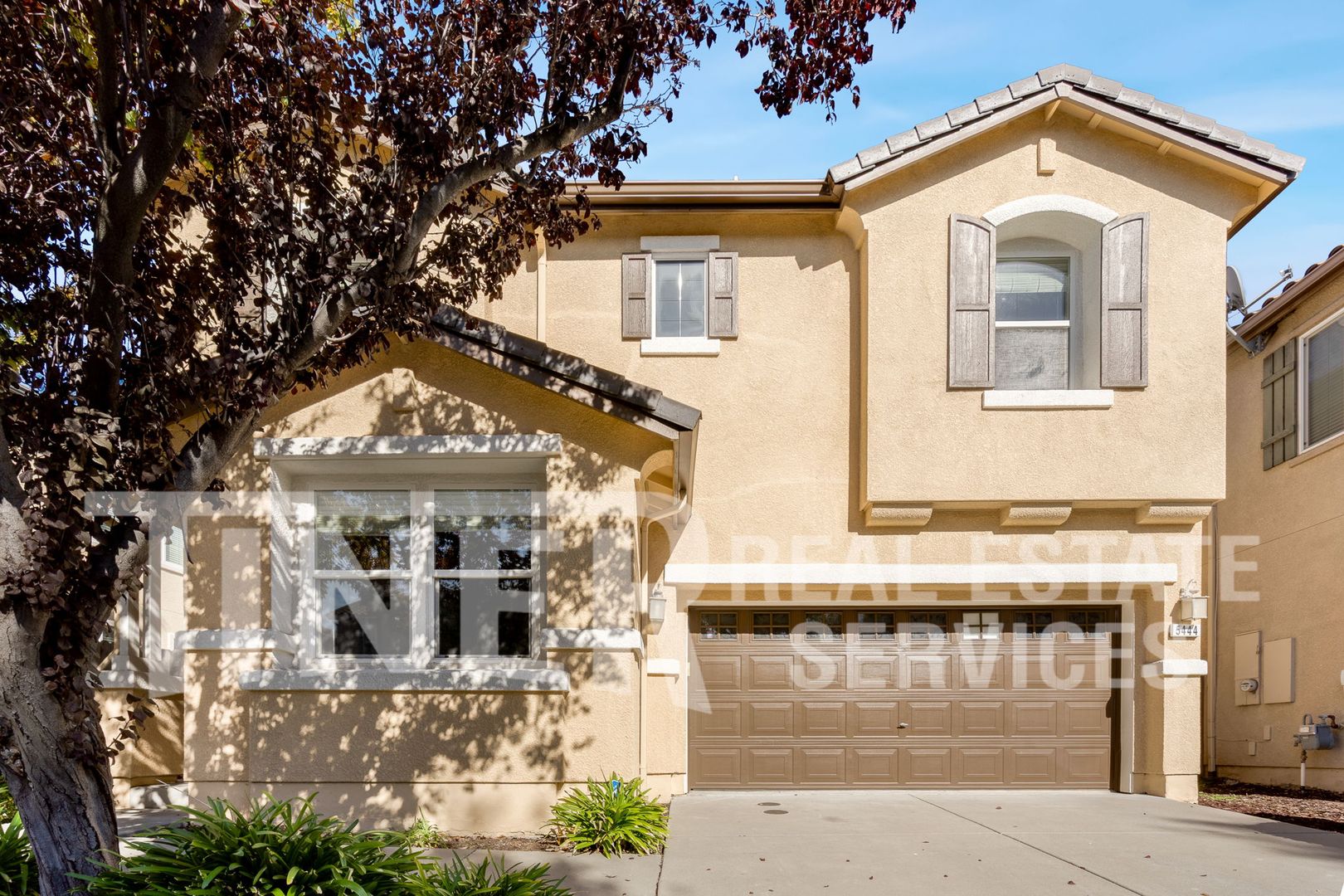 Sacramento House: 5444 Noyack Way