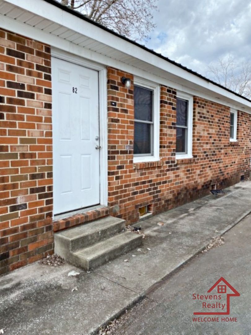 Mcminnville Apartment: 500 Skyline Dr