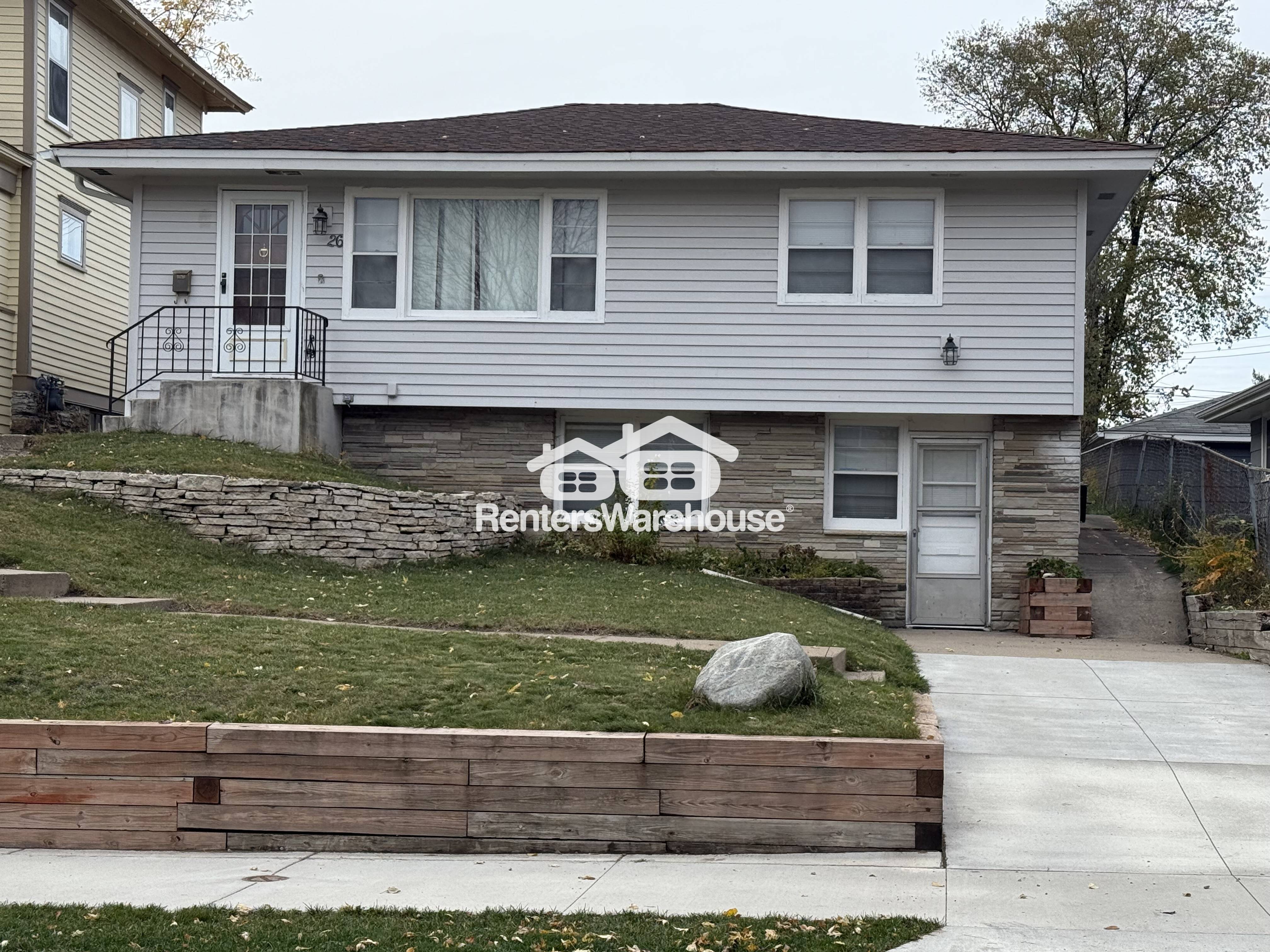 Hopkins House: 26 15th Ave N