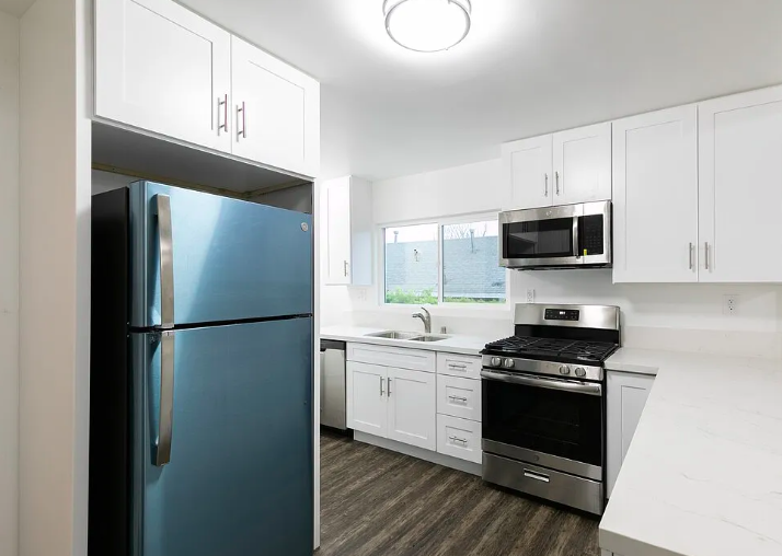 Los Angeles Condo: 2630 Arvia St