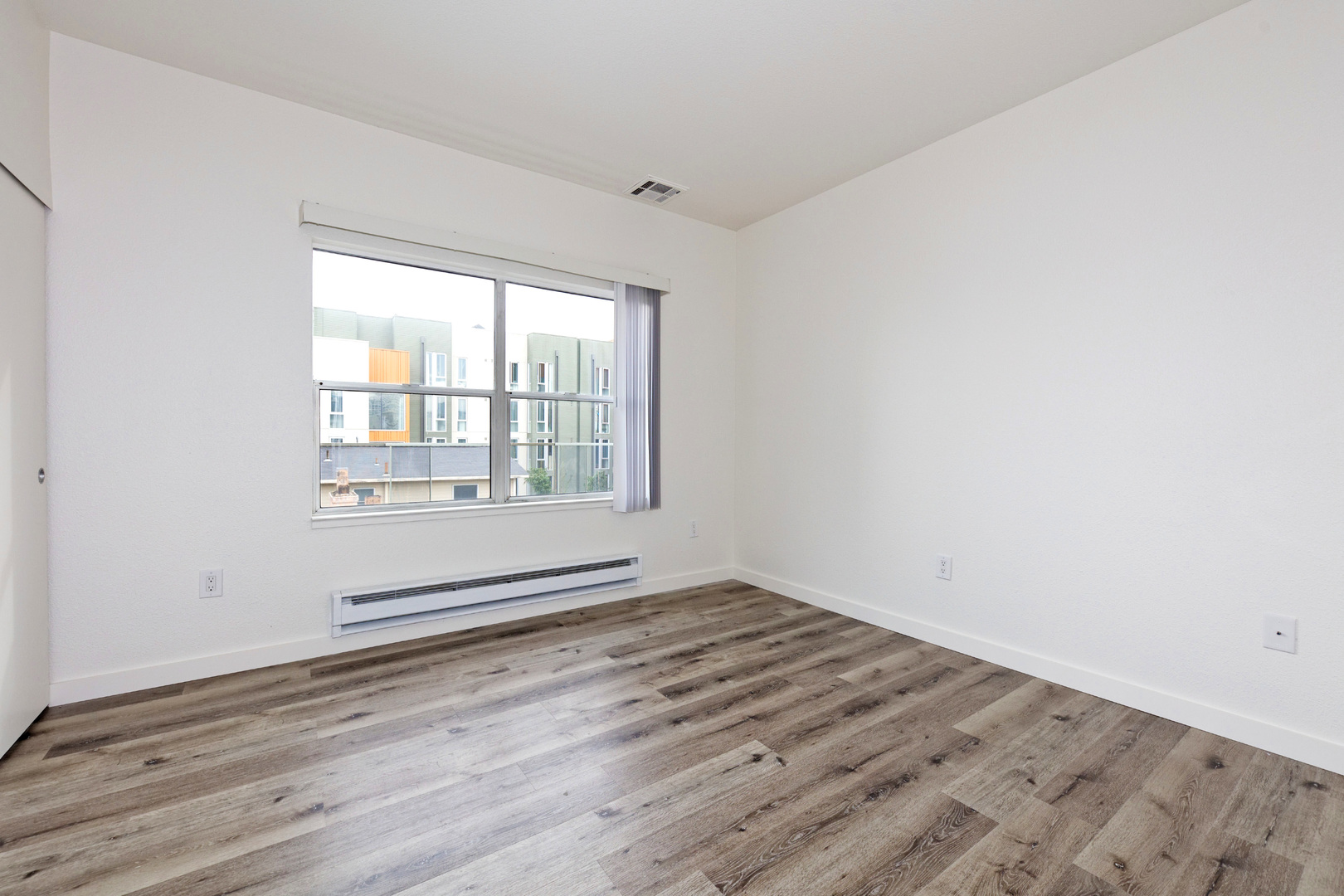 Oakland Apartment: 1524 1st Ave