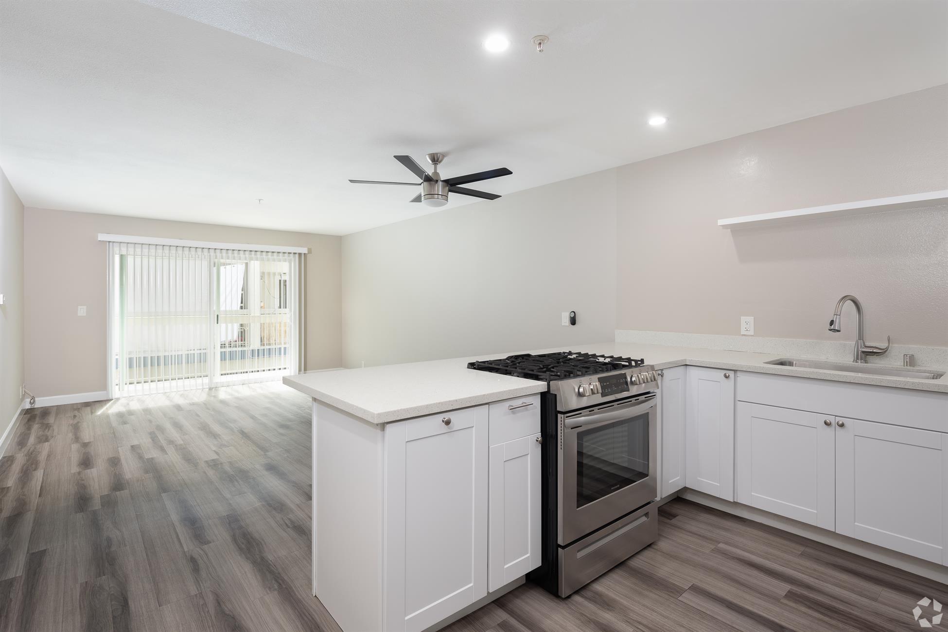 San Clemente Apartment: 3208 Avenida Del Presidente