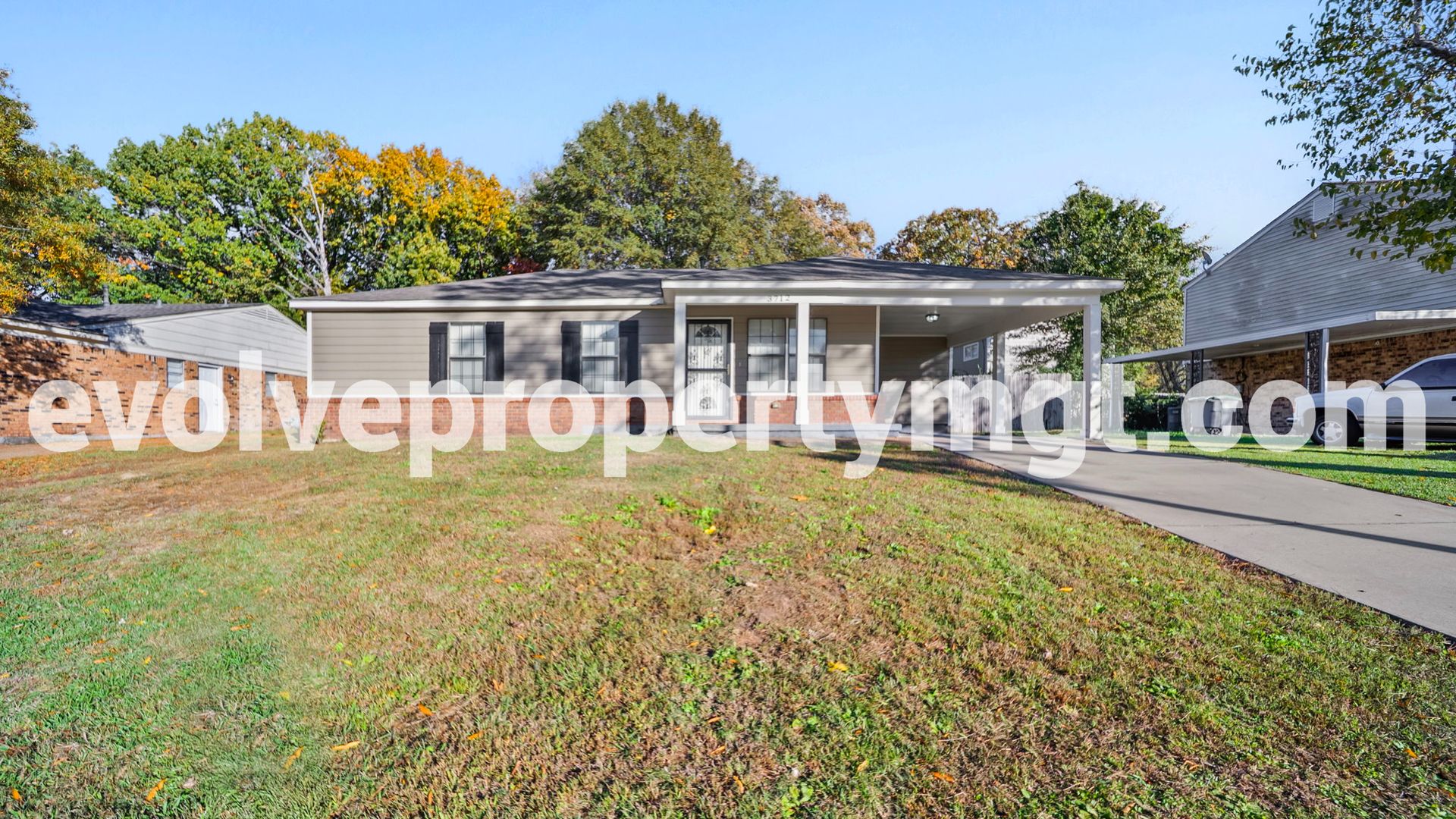 Memphis House: 3712 Firethorne Drive