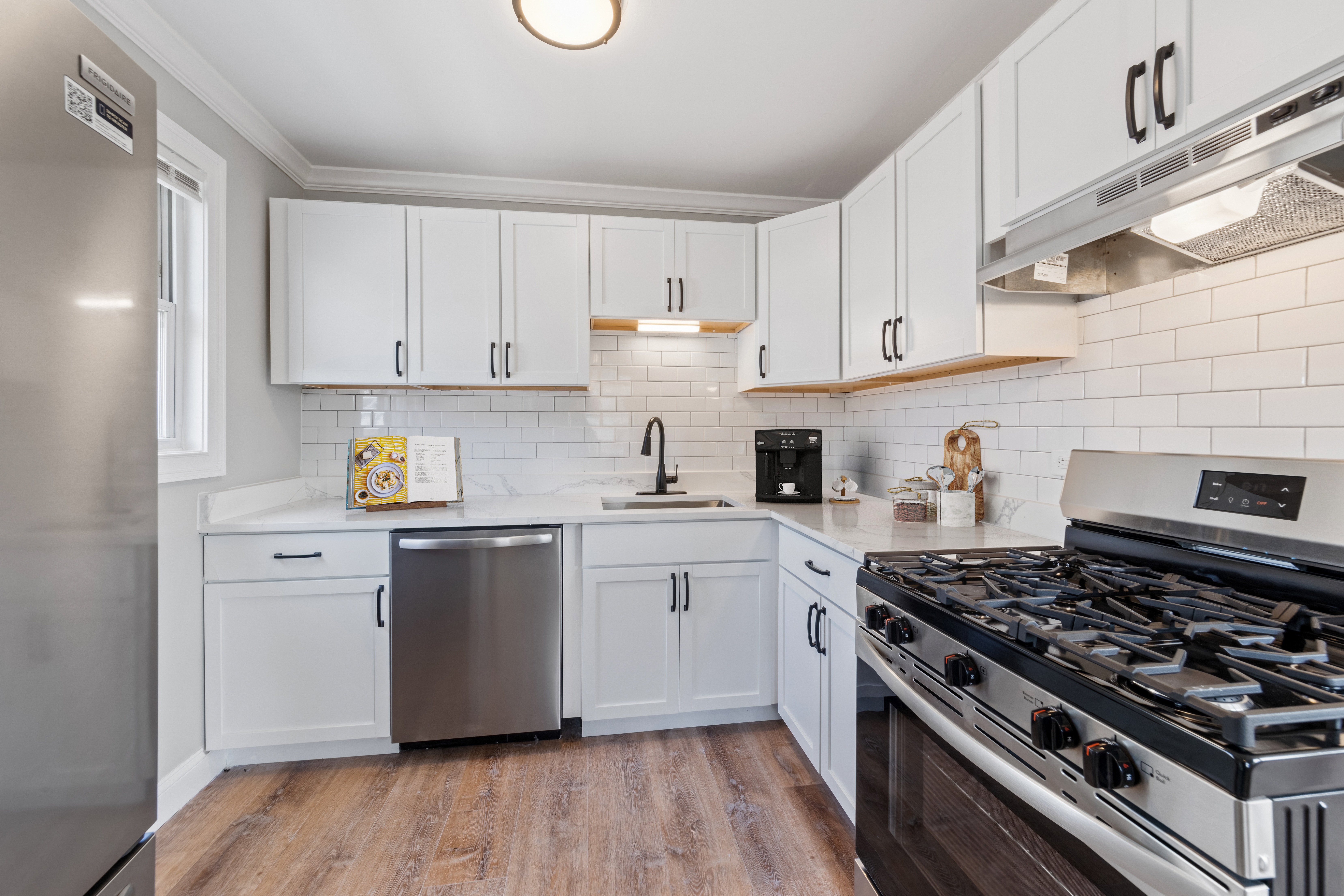 Lake Bluff Condo: 501 Basil Rd