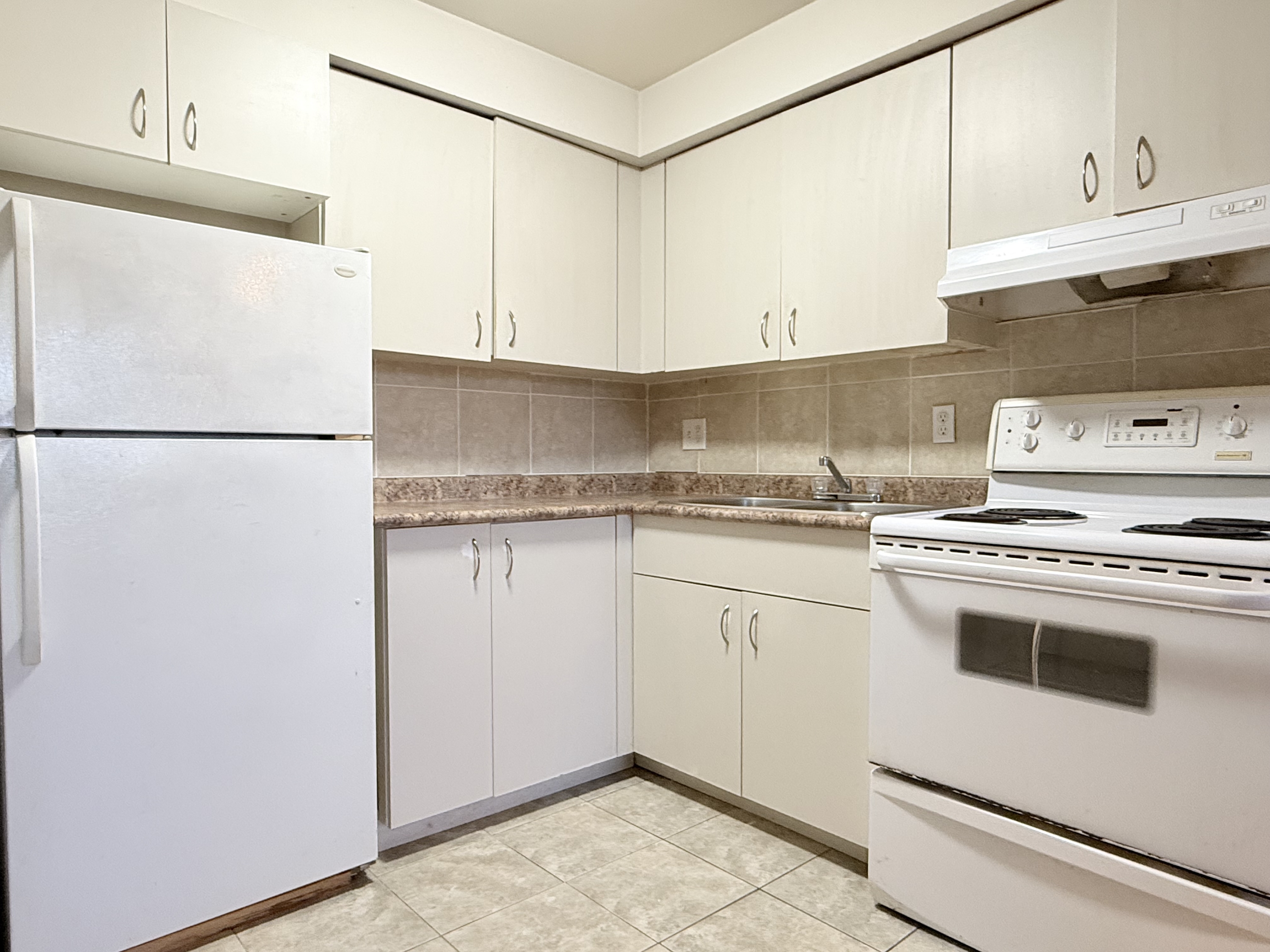 Windsor Condo: 575 Assumption St