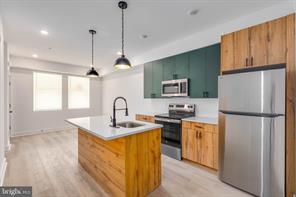 Philadelphia Townhome: 1221 W Lehigh Ave