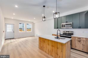 Philadelphia Townhome: 1222 W Silver St