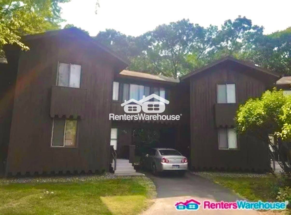 Fridley Townhome: 1514 North Timber Ridge