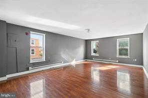 Philadelphia Townhome: 301 W York St