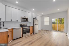Philadelphia Townhome: 511 W York St