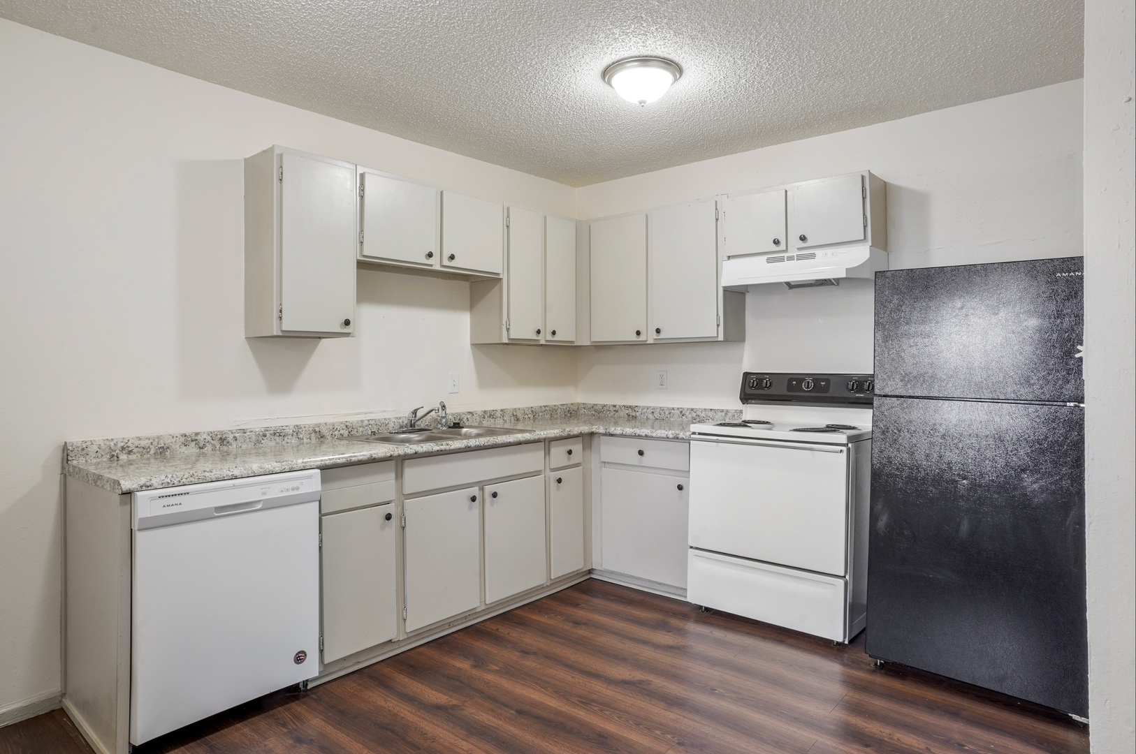 Pueblo West Apartment: 984 E Saxony Dr