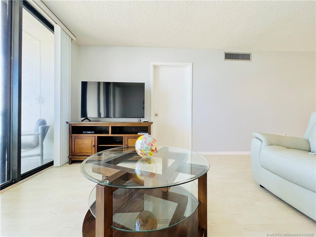 Jensen Beach Condo: 9940 South Ocean Drive