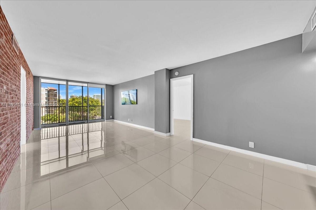 Aventura Condo: 3101 North Country Club Drive