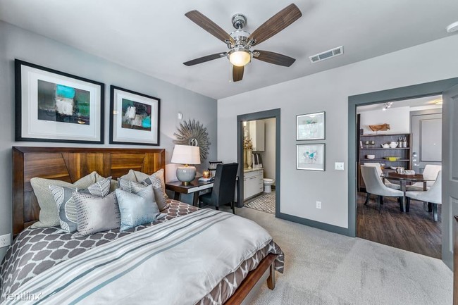 Houston Condo: 604 N. Eldridge Parkway