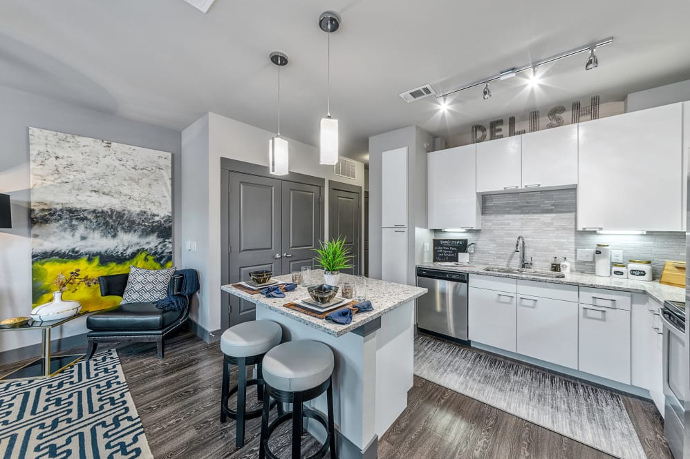 Houston Condo: 604 N. Eldridge Parkway