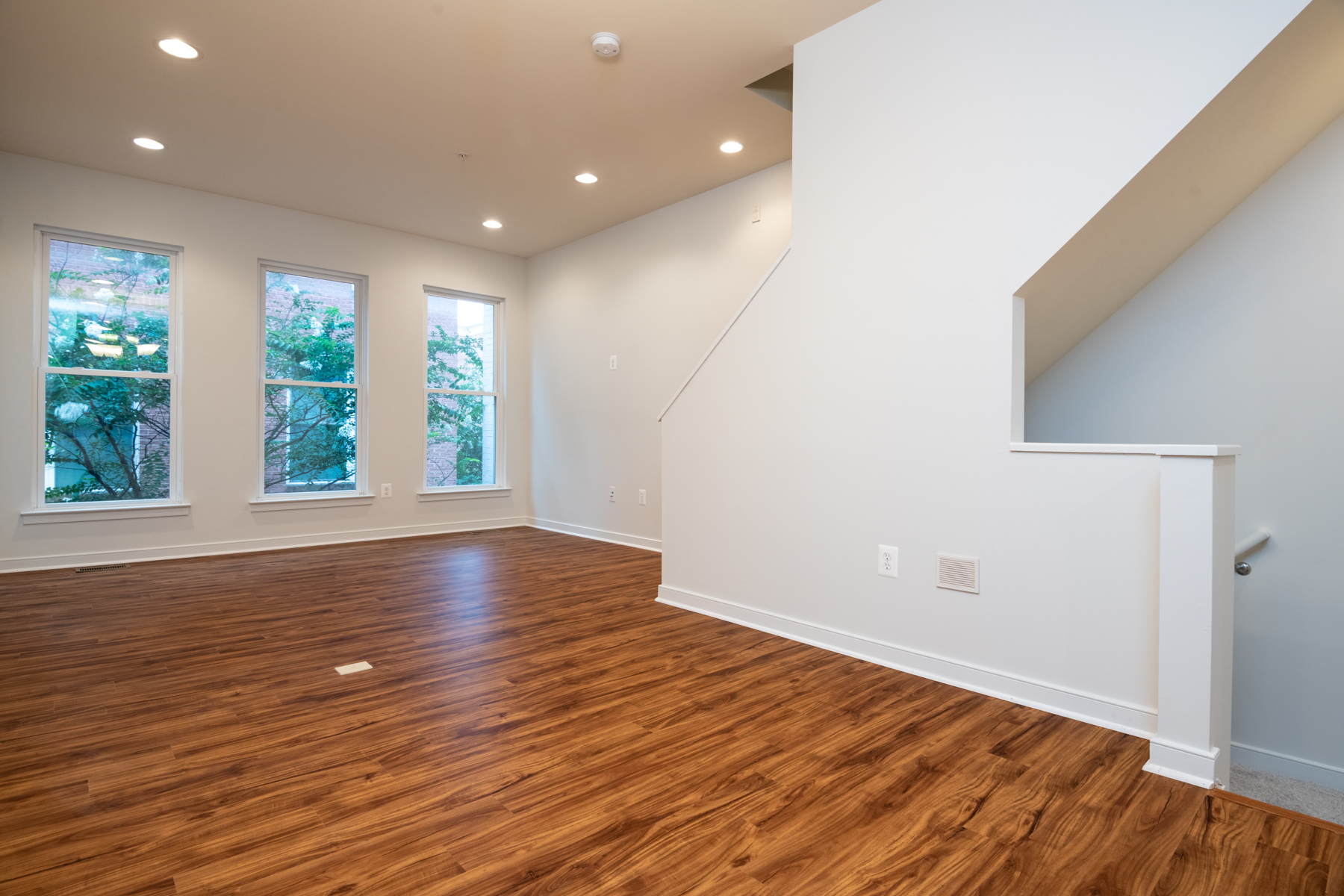 Washington House: 930 4th St SE