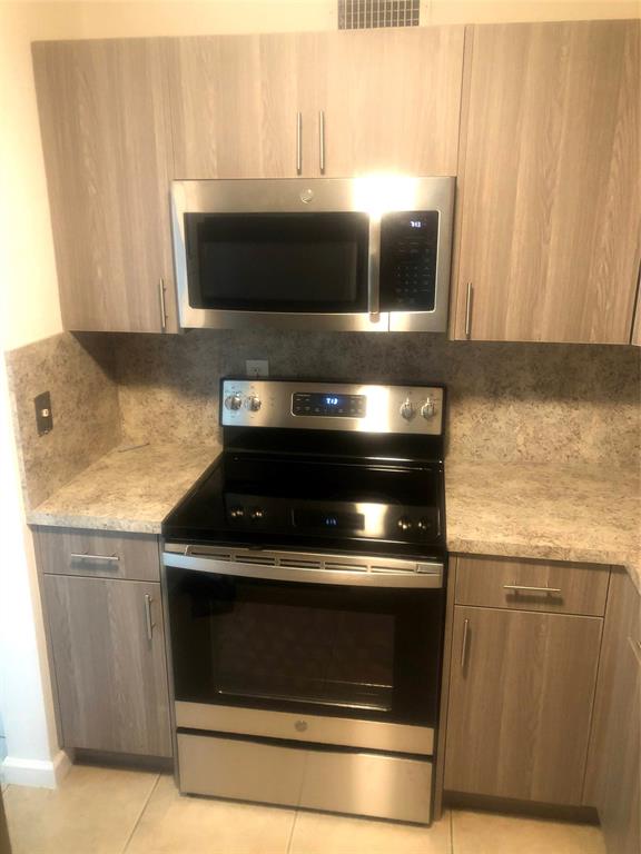 North Miami Condo: 770 Northeast 128th Street