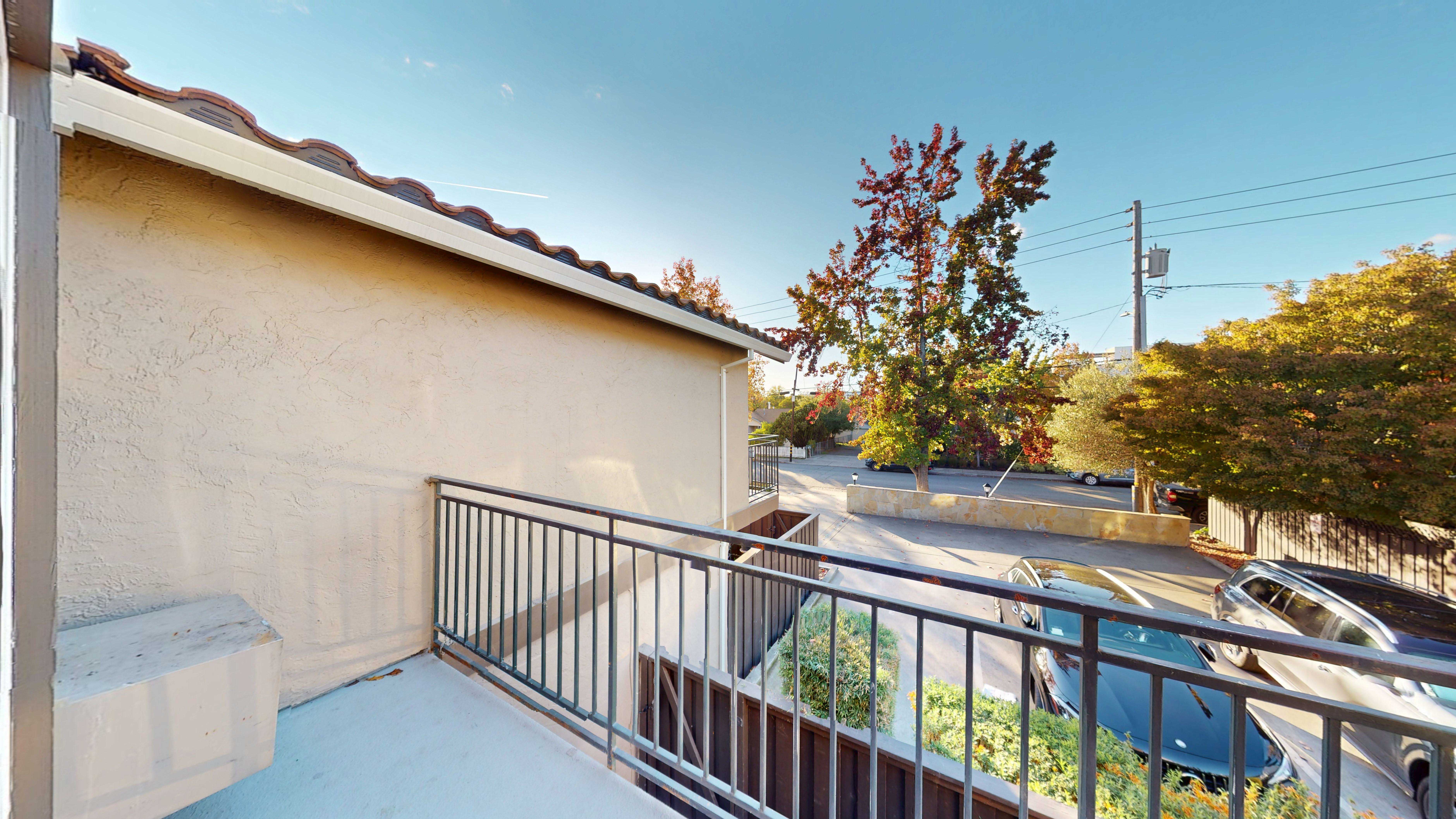 Sonoma Townhome: 885 Broadway Ave