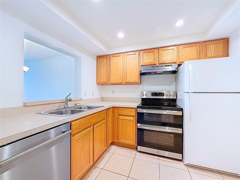 Oakland Park Condo: 4025 North Federal Highway