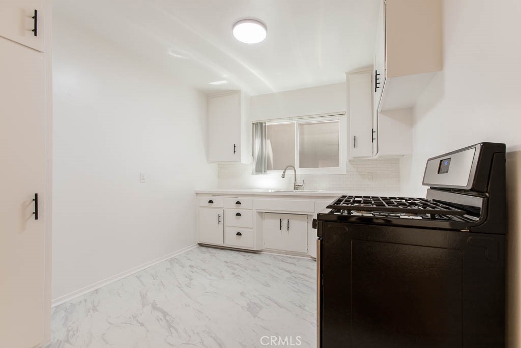 West Hollywood Condo: 930 North Stanley Avenue