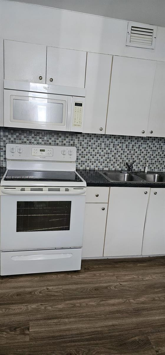 North Miami Beach Condo: 3660 Northeast 166th Street