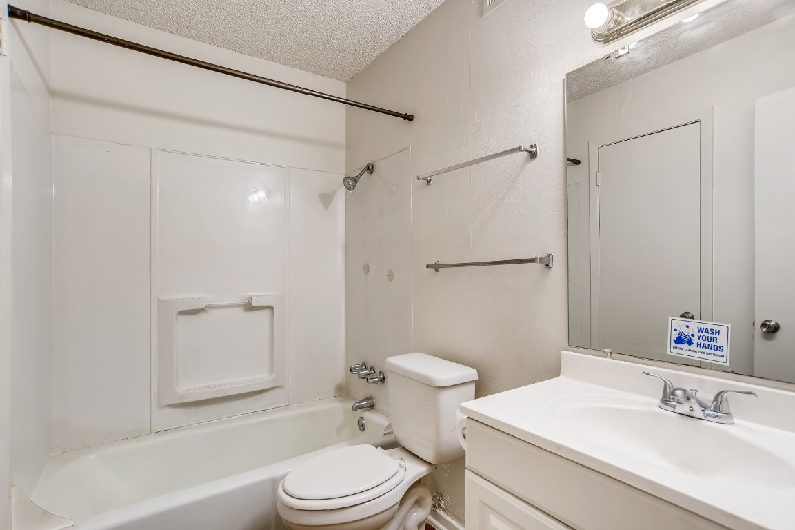 Austin Condo: 818 Sahara Avenue