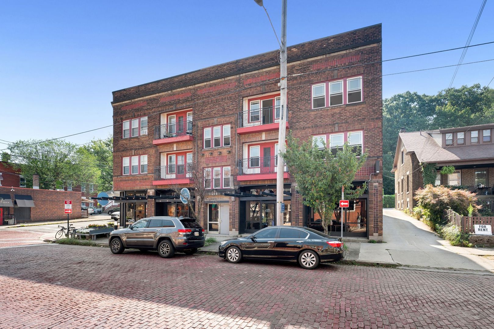 Cleveland Condo: 2187 Murray Hill