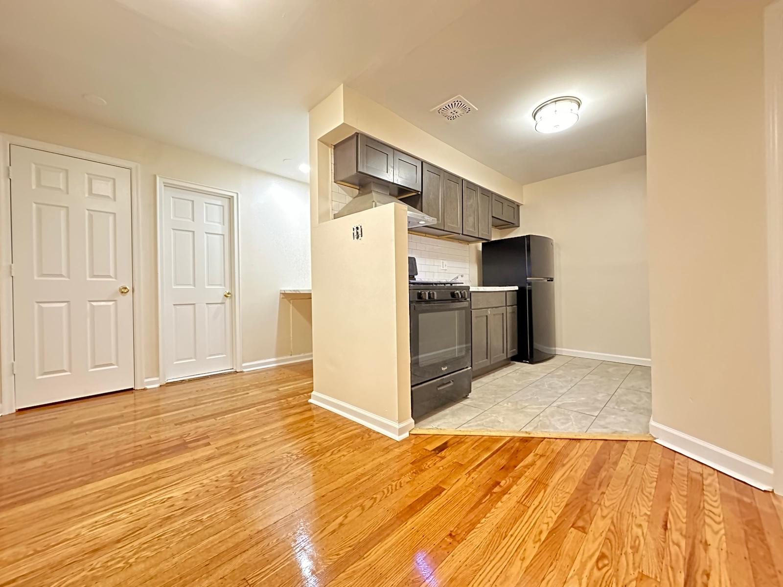 Philadelphia Apartment: 8410 Bustleton Ave