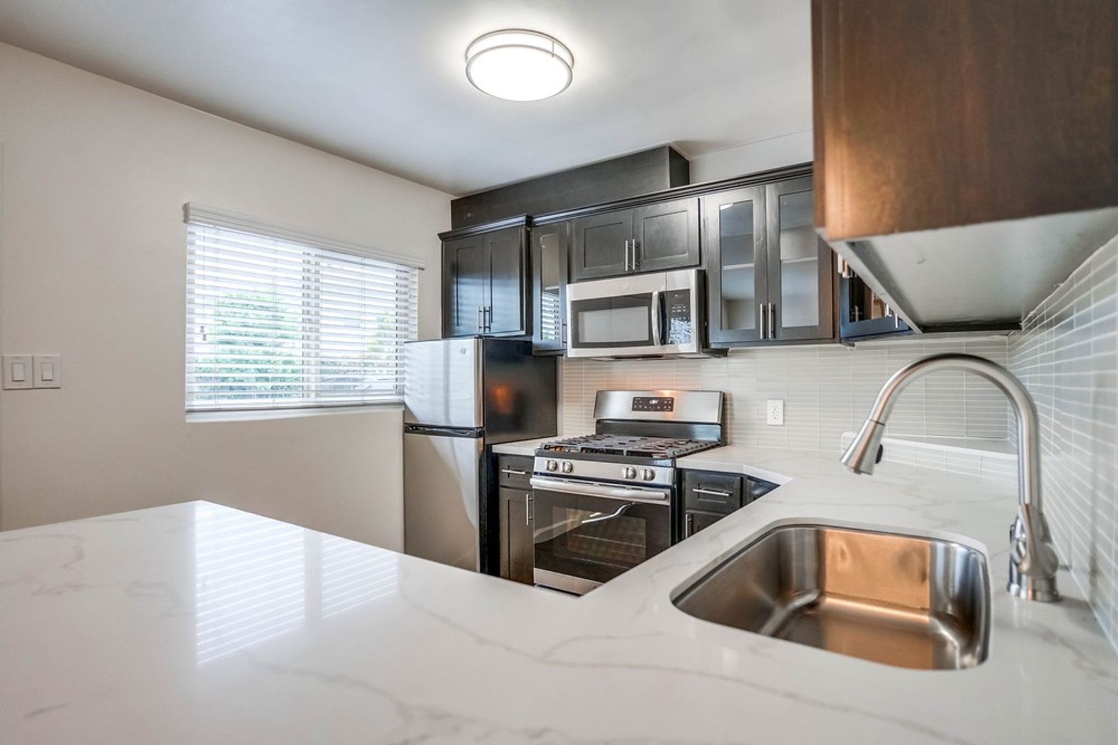 Los Angeles Condo: 3528 W Adams Blvd