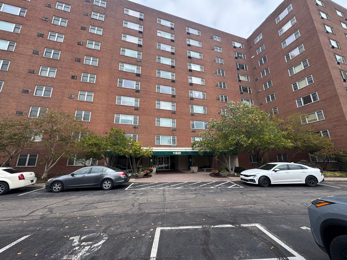 Lakewood Condo: 11820 Edgewater Drive