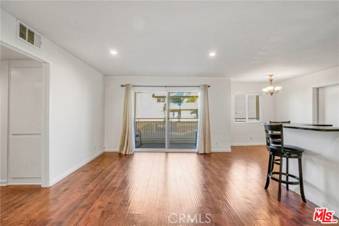 Sherman Oaks Condo: 5003 Tilden Avenue