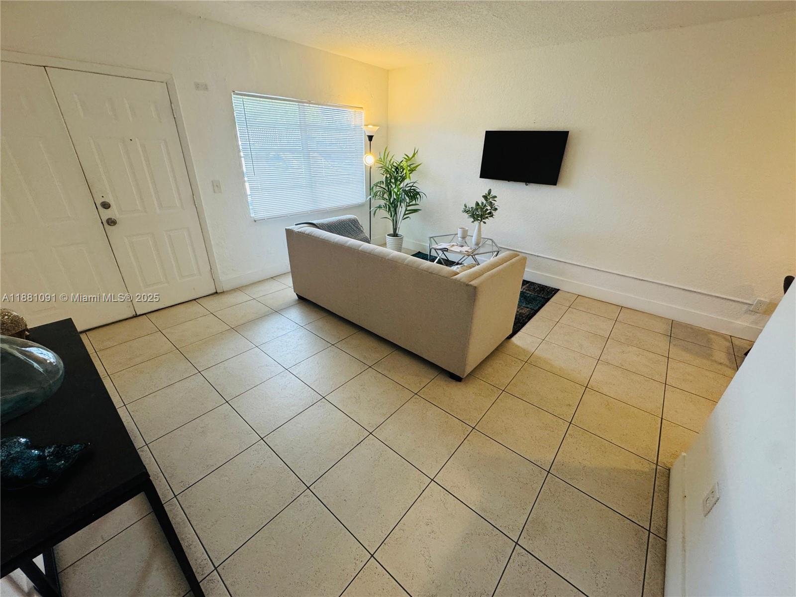 Miami Condo: 1407 Northwest 103rd Street