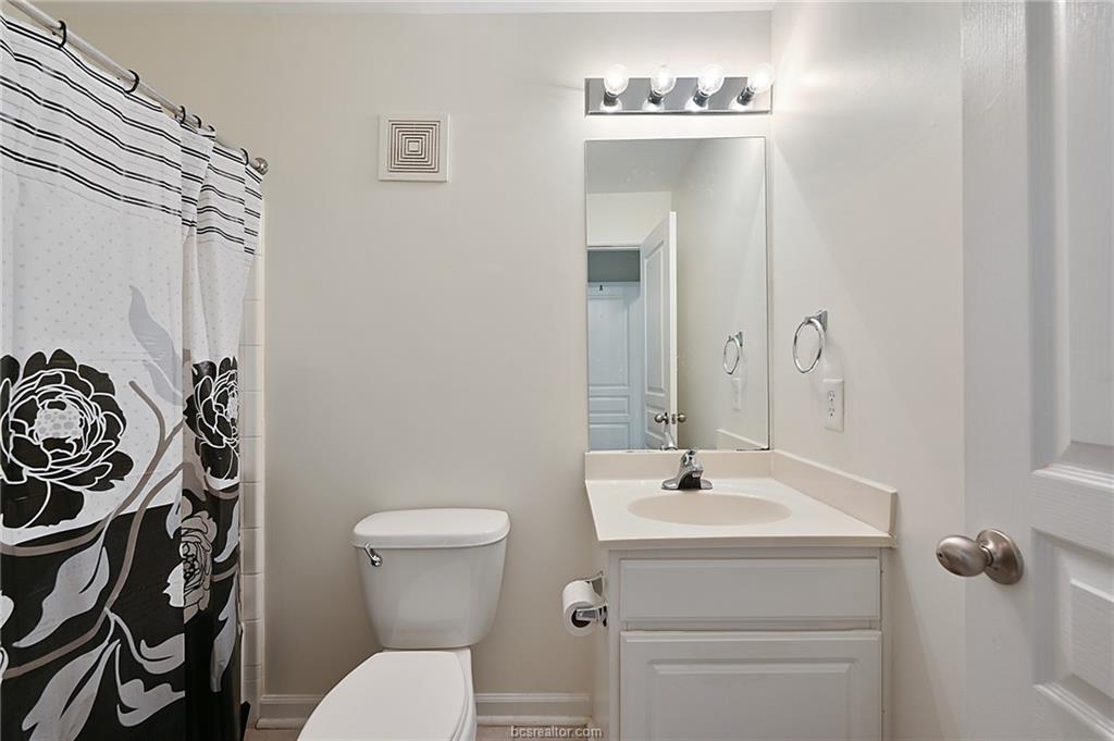 College Station Condo: 1725 Harvey Mitchell Parkway South