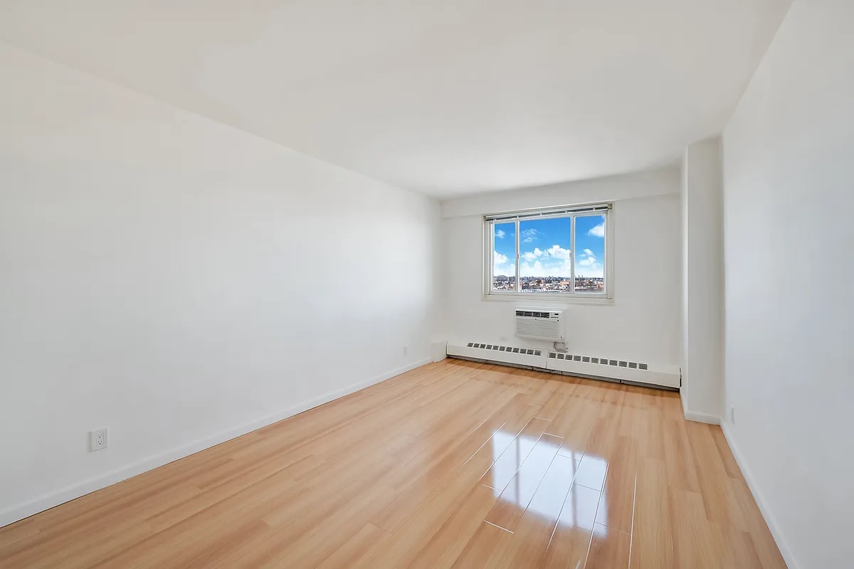 Woodside Condo: 39-65 52nd St