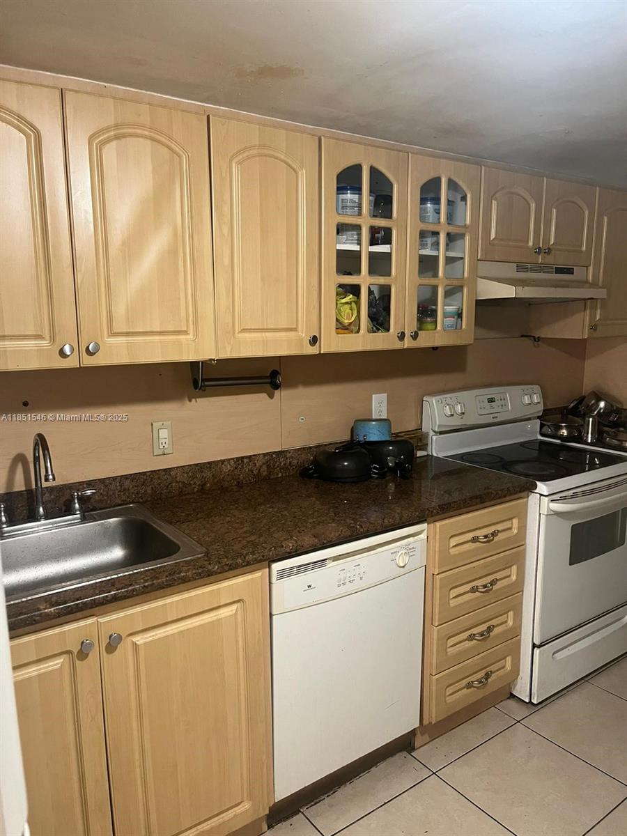 Miami Condo: 2055 Southwest 122nd Avenue