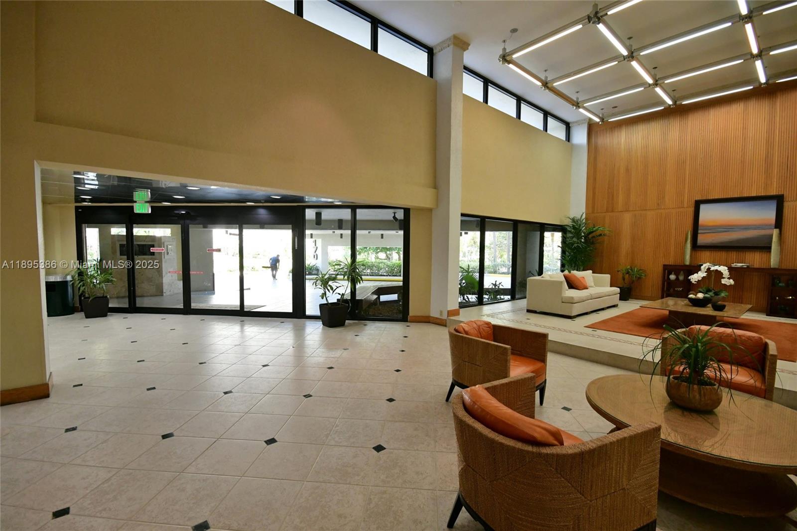 Key Biscayne Condo: 170 Ocean Ln Drive