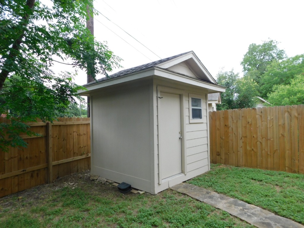 Austin Condo: 8208 Hood Circle