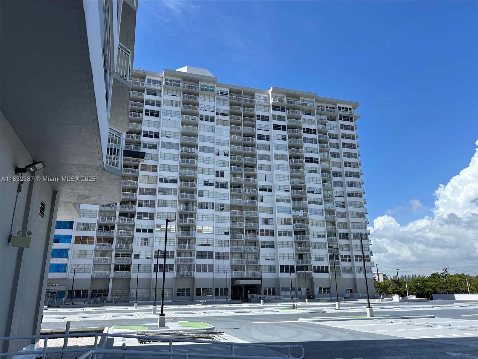 Aventura Condo: 18031 Biscayne Boulevard