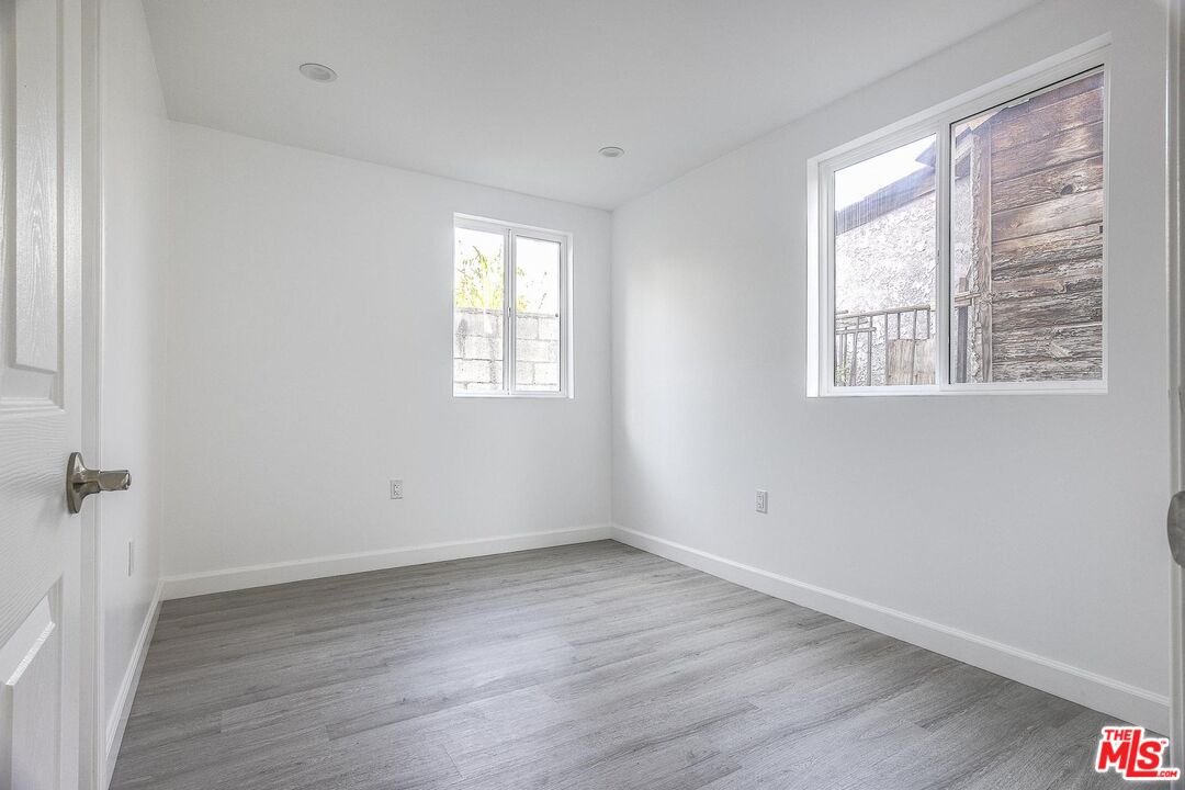 Los Angeles Condo: 1324 Toberman Street