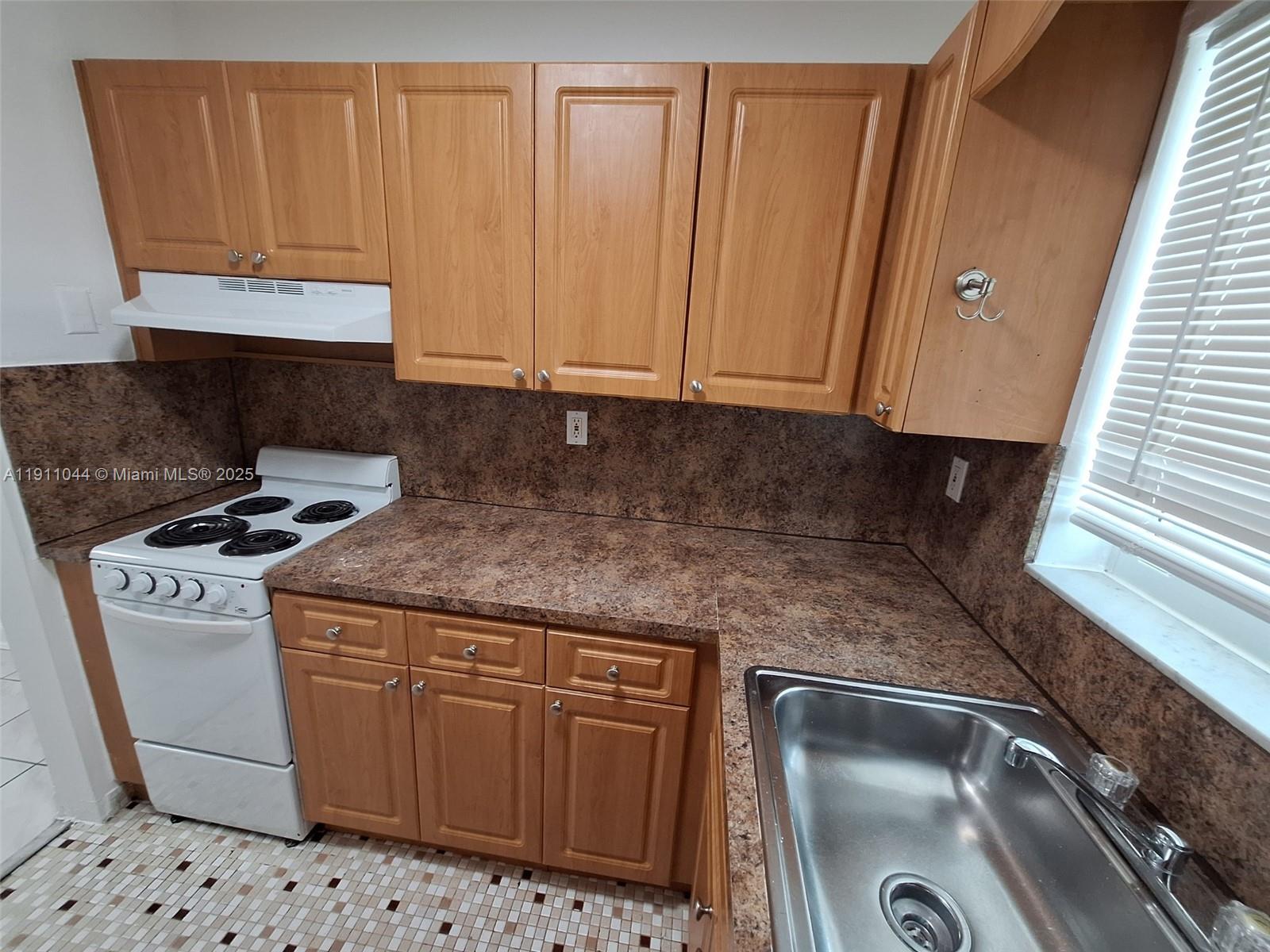 Miami Beach Condo: 2011 Bay Drive