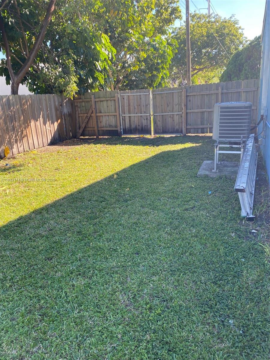 North Miami Condo: 1385 Northeast 129th Street