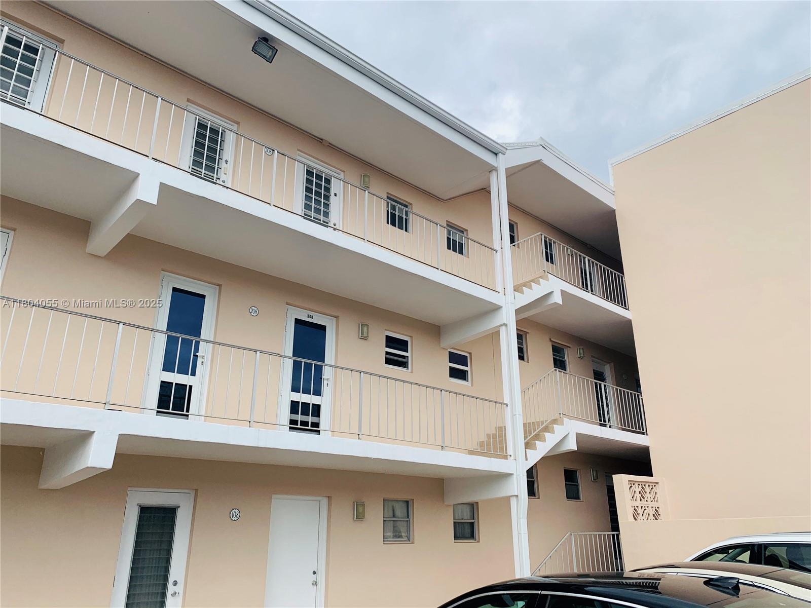 Lauderdale-by-the-Sea Condo: 1481 South Ocean Boulevard