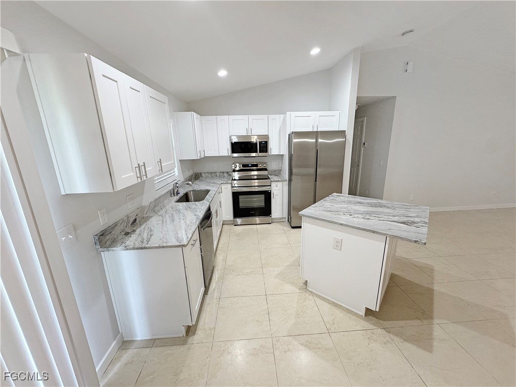 Fort Myers Condo: 210 Manatee Street