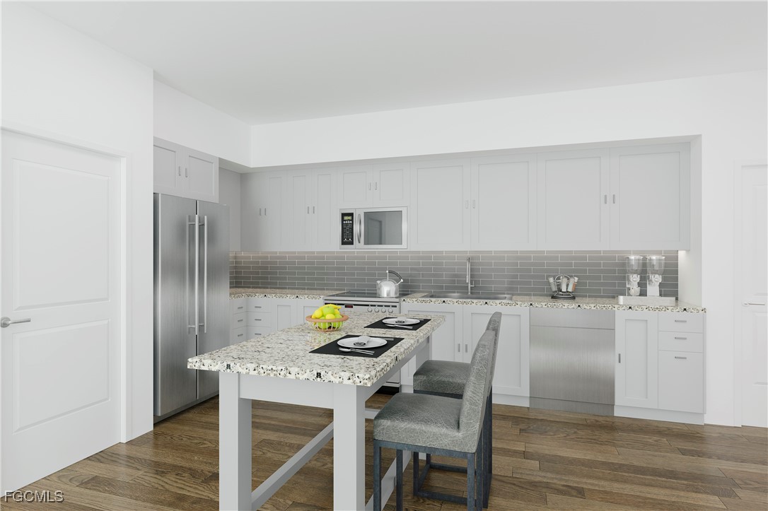 Fort Myers Condo: 12171 Treeline Avenue