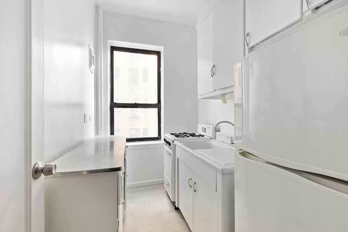 New York Condo: 157 W 79th Street