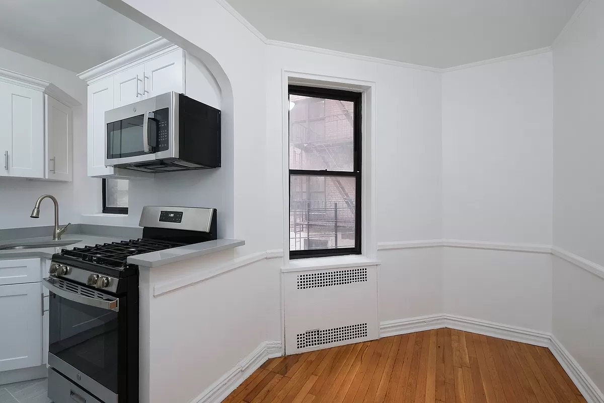 Bronx Condo: 55 E 190th St