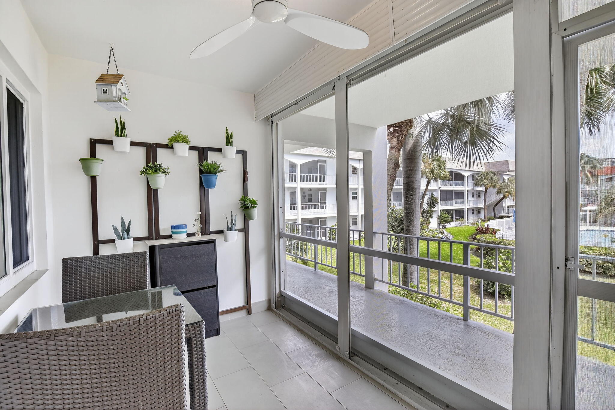 Hallandale Beach Condo: 581 Blue Heron Drive