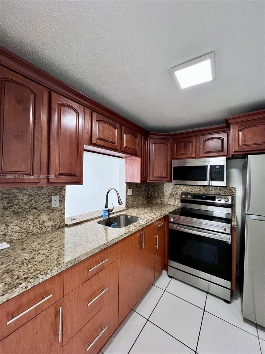 North Miami Beach Condo: 2935 Northeast 163rd Street